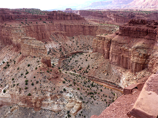 The deep canyon of Sulphur Creek