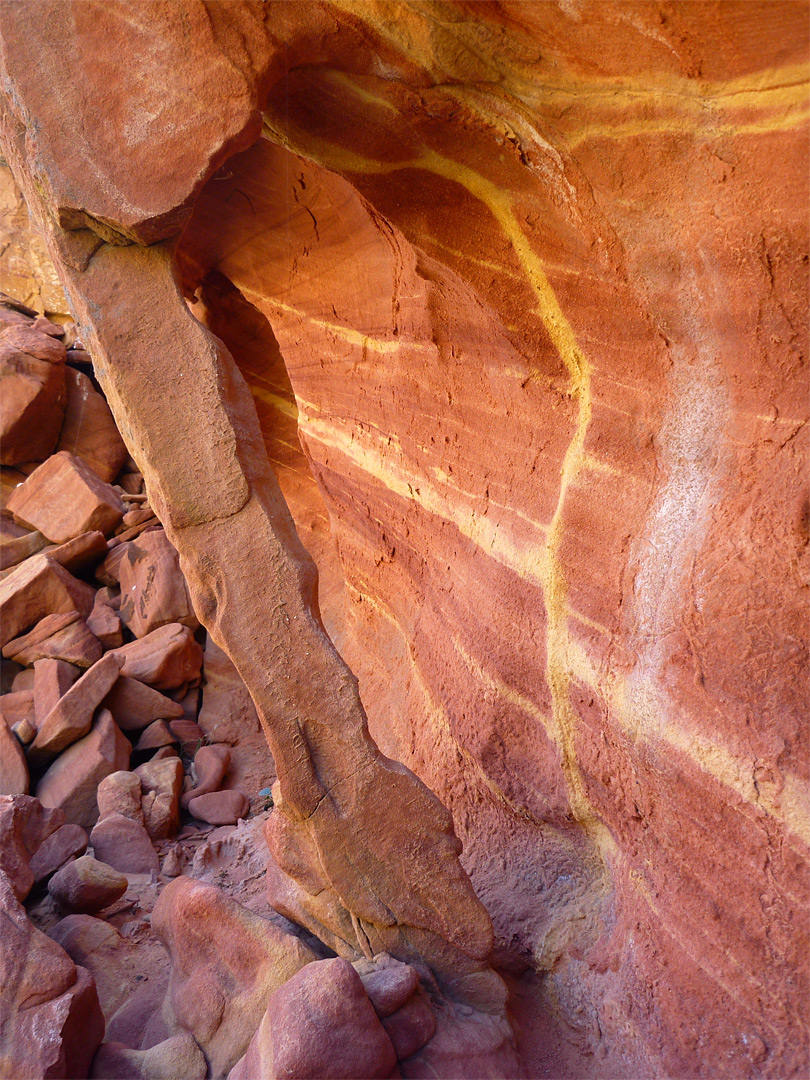 Arch and boulders