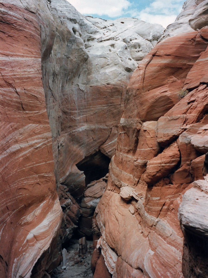 Narrow side canyon