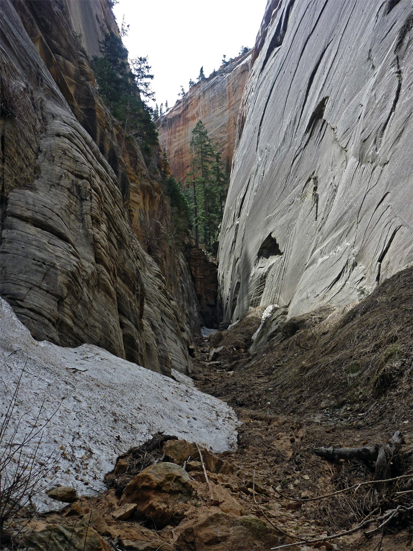 V-shaped canyon