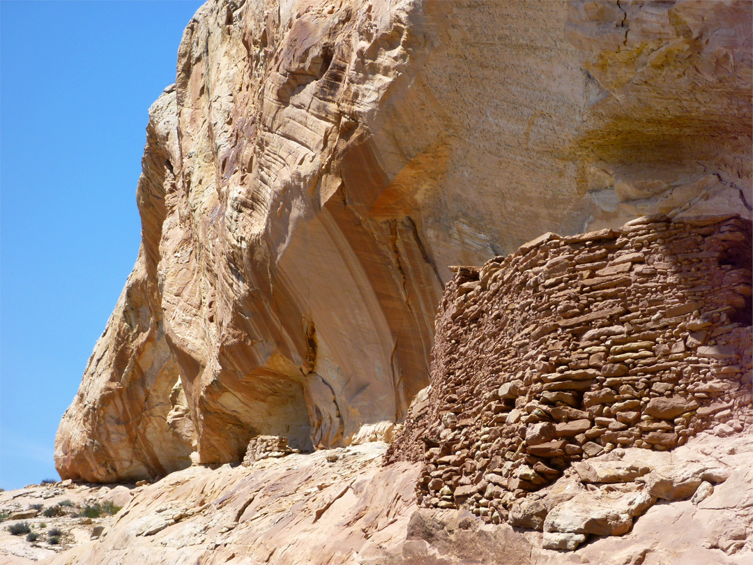 Cliff dwelling