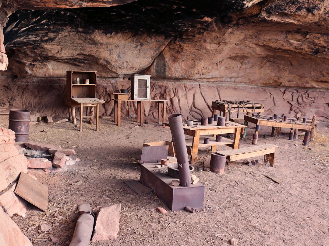Cave spring trail canyonlands 2025