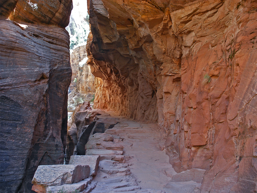 East Rim Trail - Echo Canyon