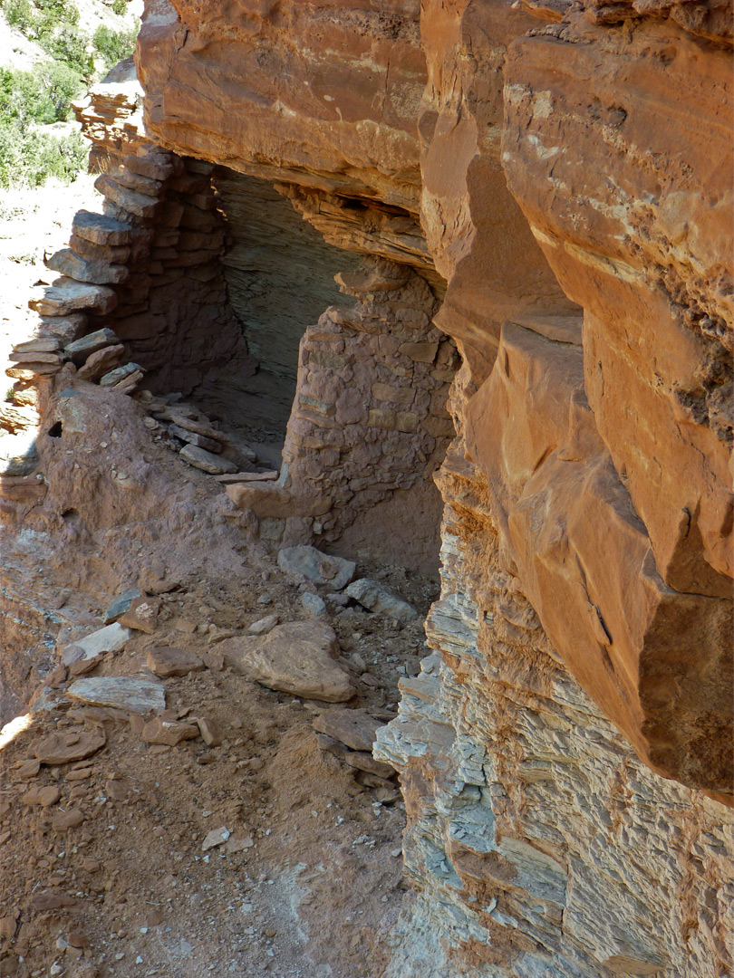 Granary at the edge of sheer cliffs