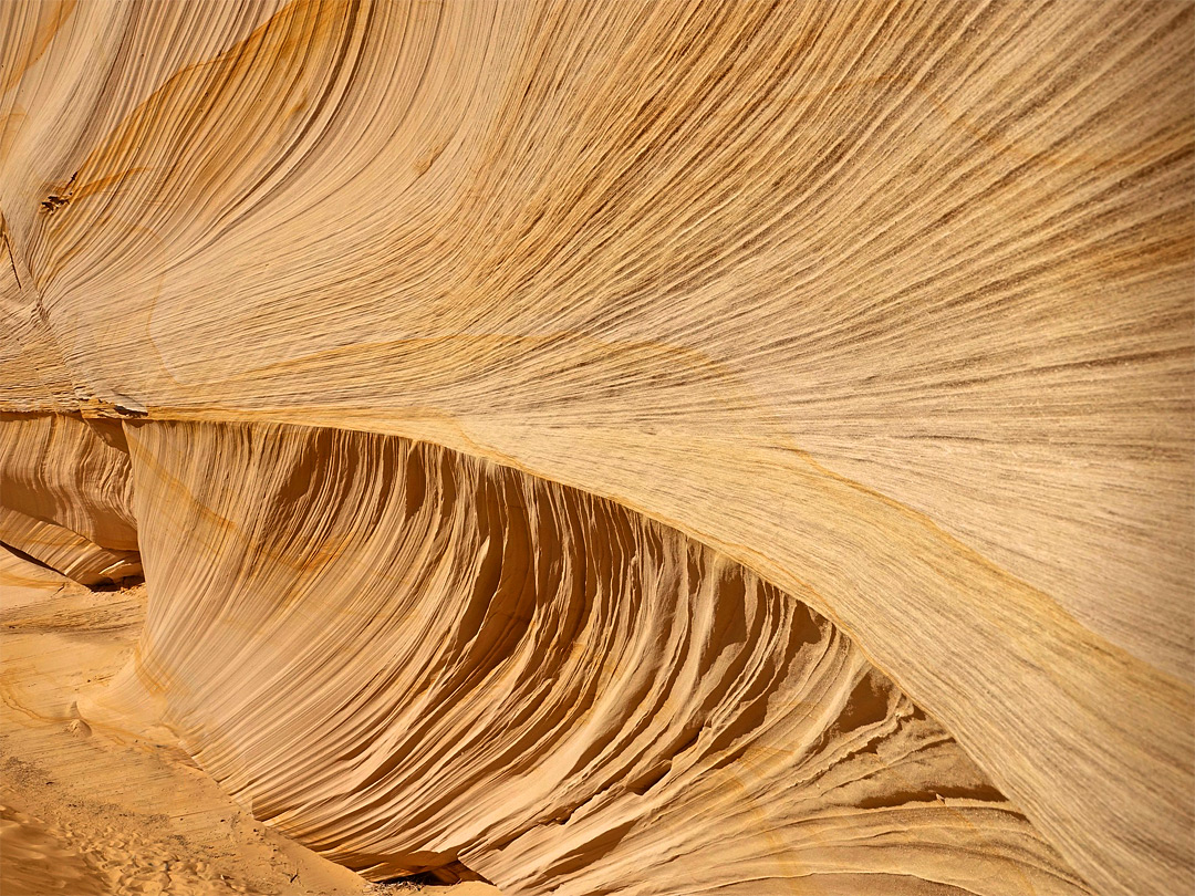 Thin-layered strata
