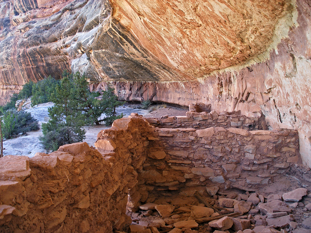 Horse Collar Ruin - side view