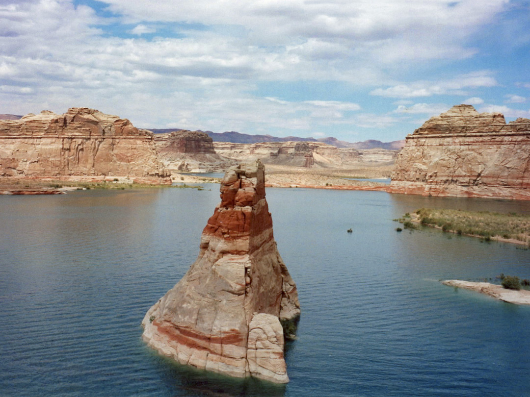 Submerged peak