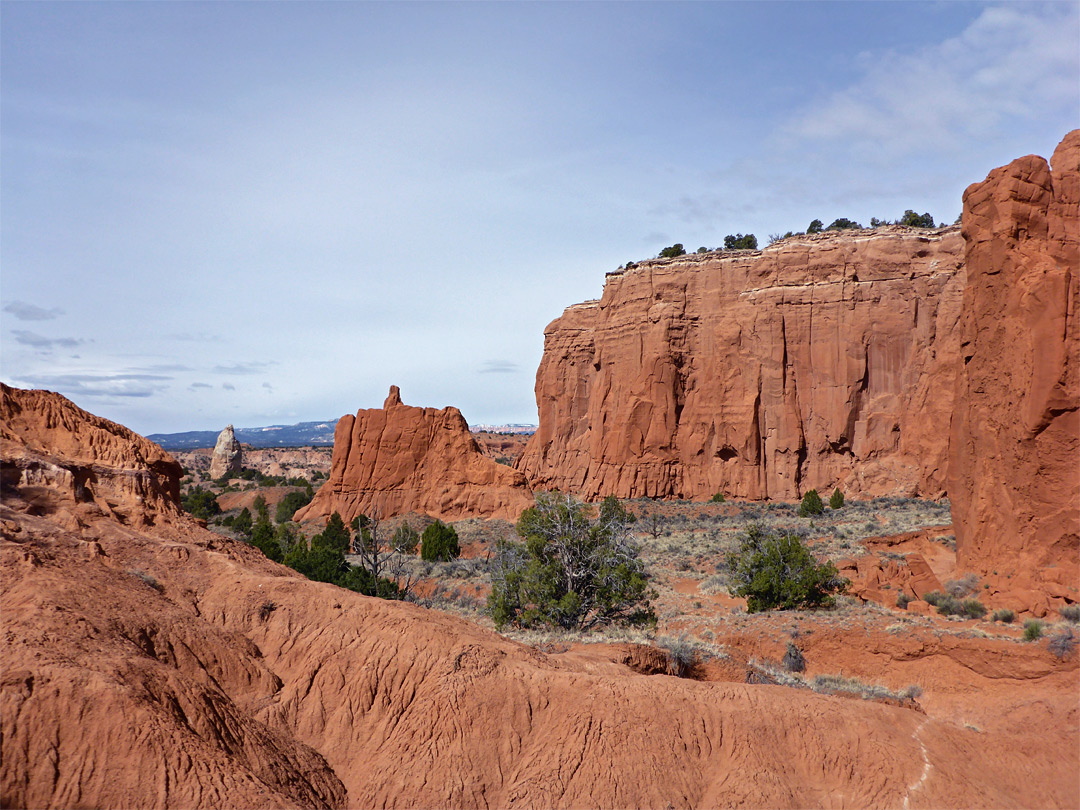 Cliffs and mounds