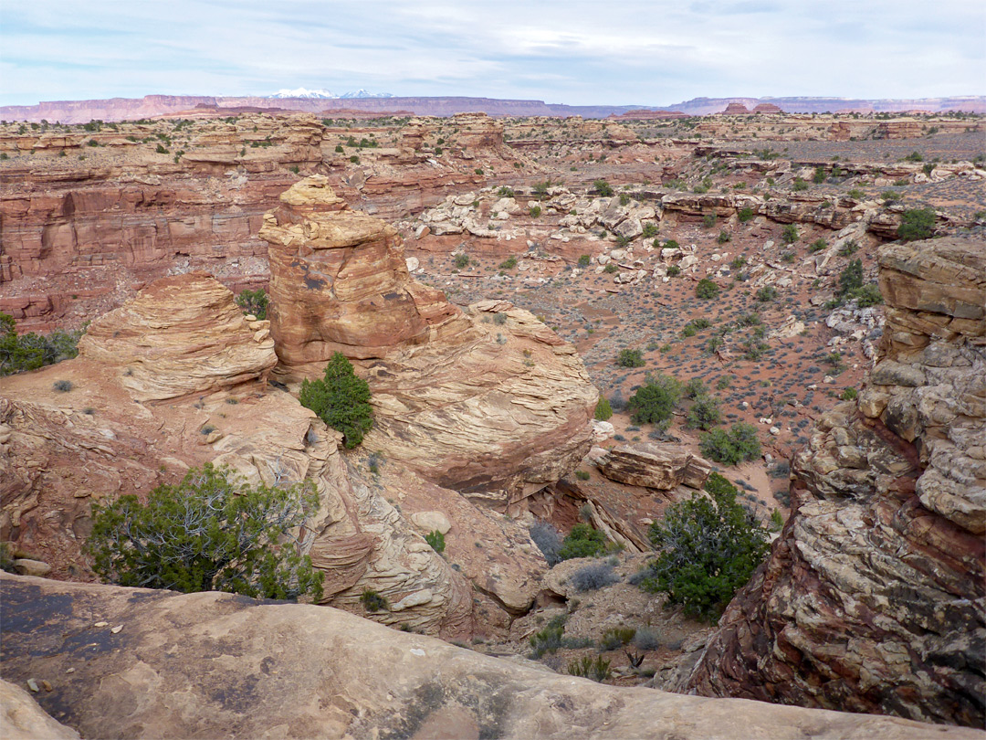 Rocks to the east