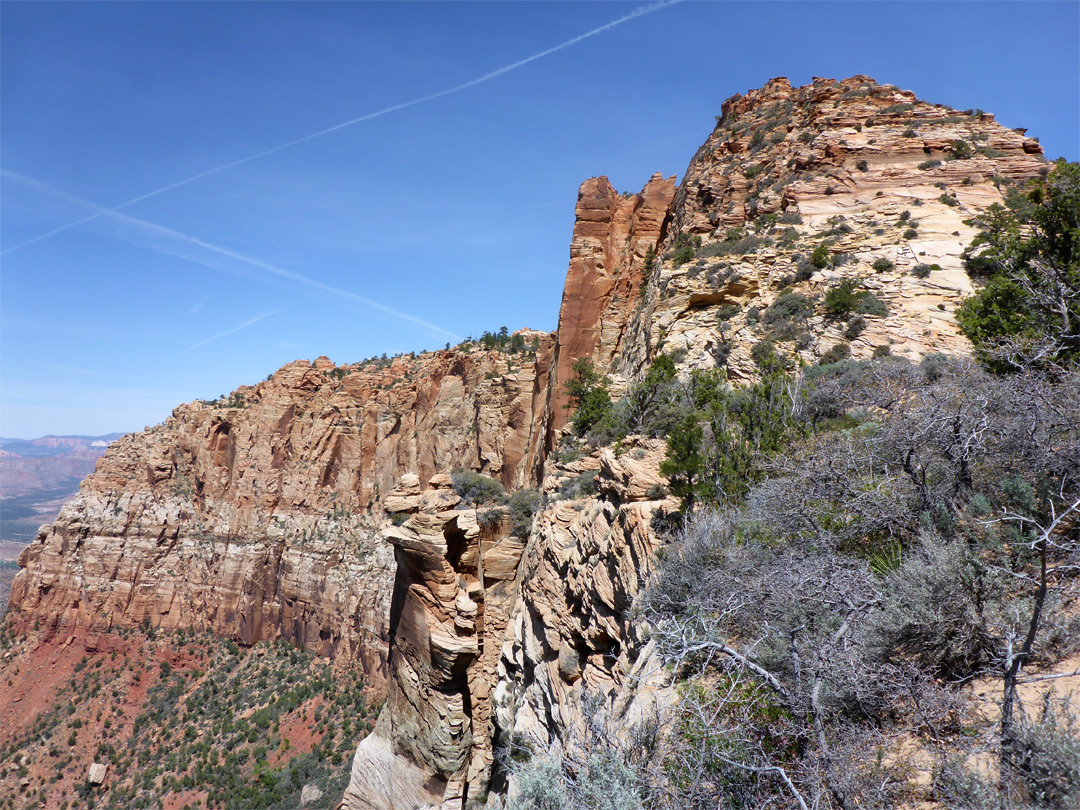 Cliffs to the northwest