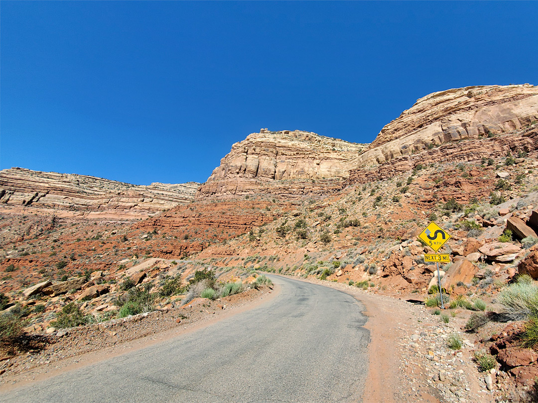 UT 261 at the foot of Cedar Mesa