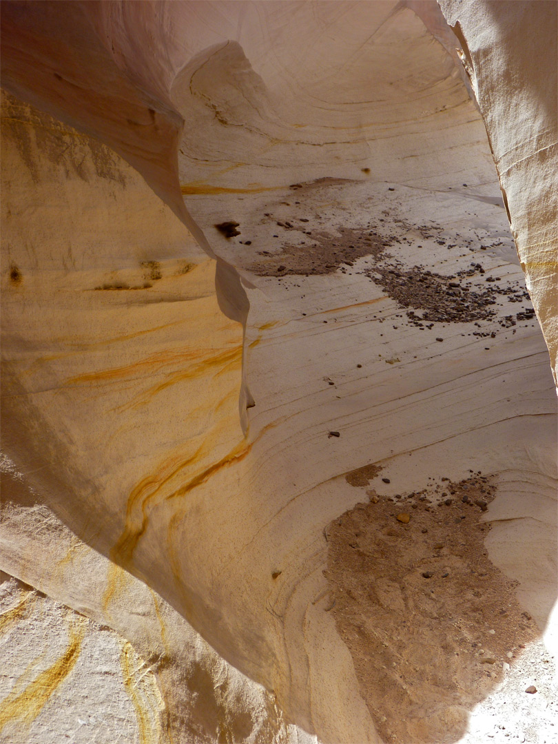 Overhanging rocks