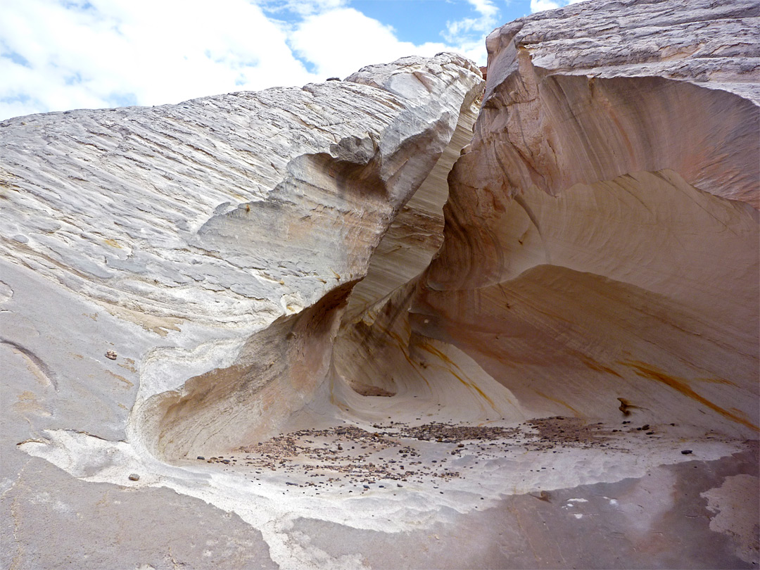 Lower edge of the Nautilus