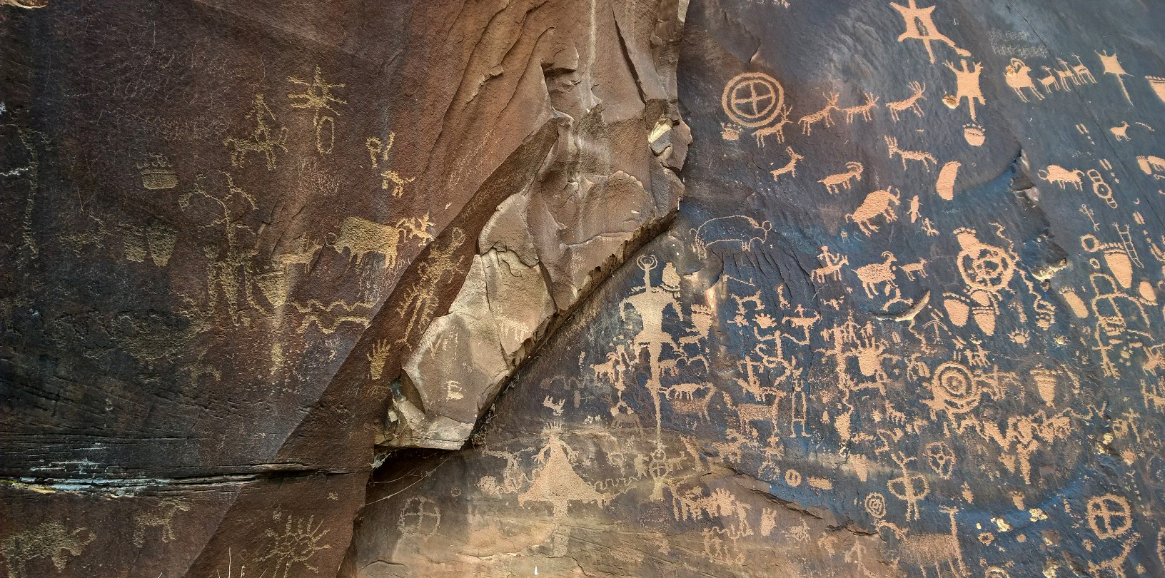 Wide view of the petroglyphs