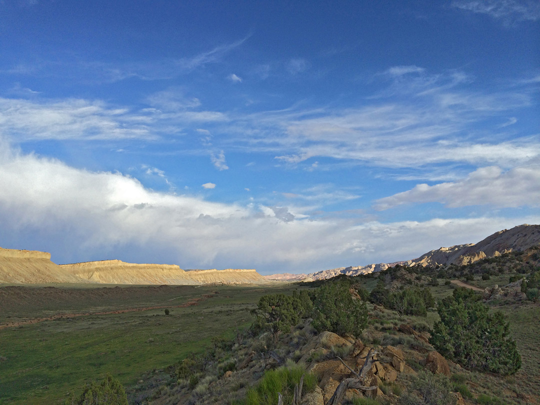 View along Notom-Bullfrog Road