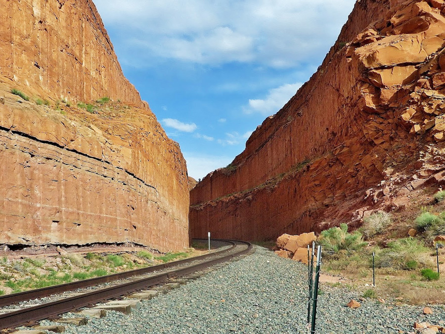 Railway cutting