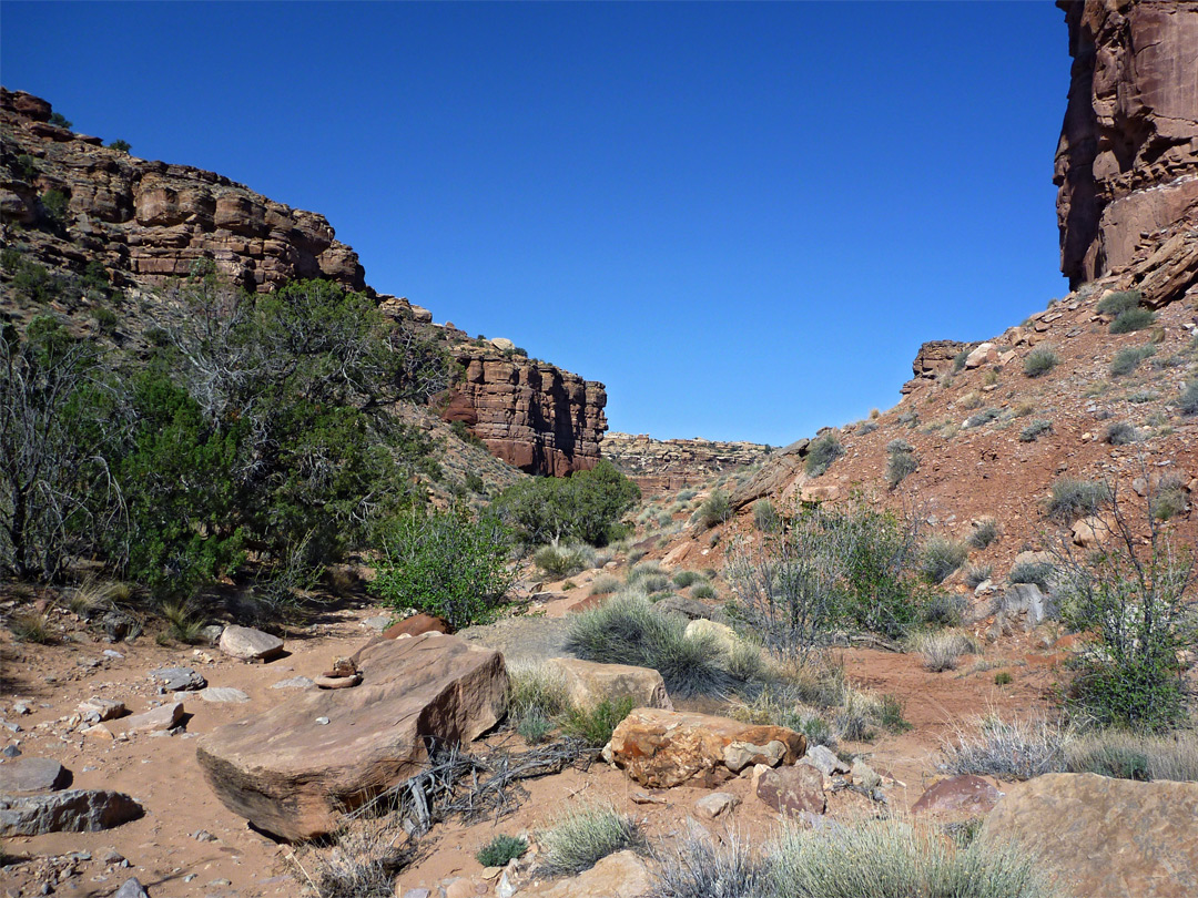 Approaching Red Lake Canyon