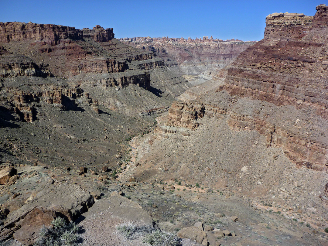 Descent into Lower Red Lake Canyon