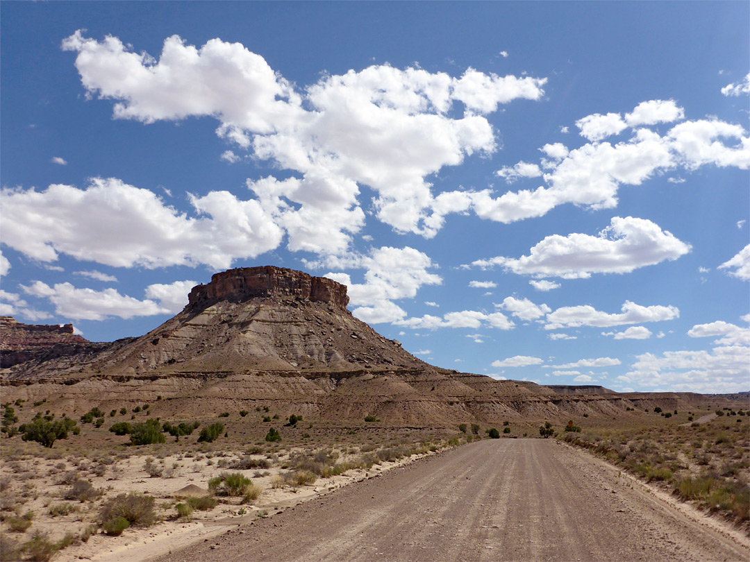 Butte beside Road Draw