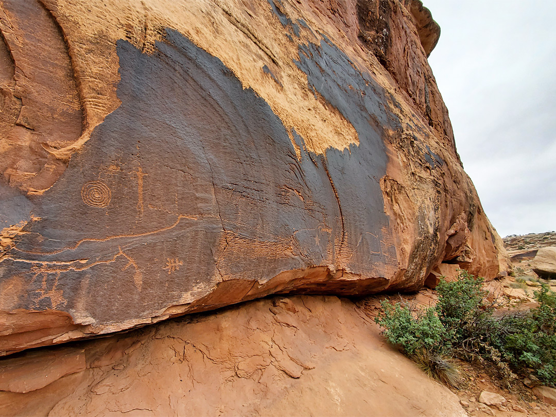Roadside petroglyphs