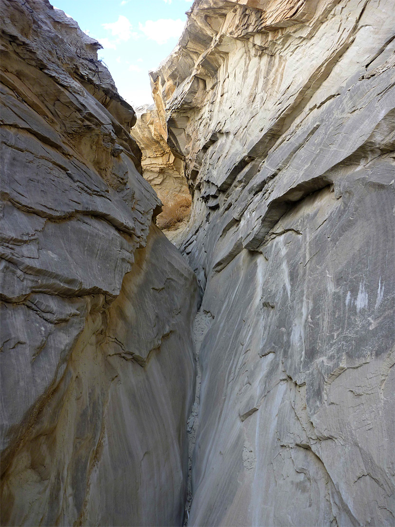 V-shaped canyon