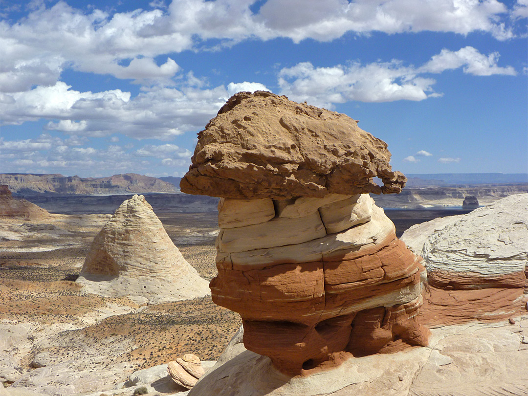 Red and white hoodoo