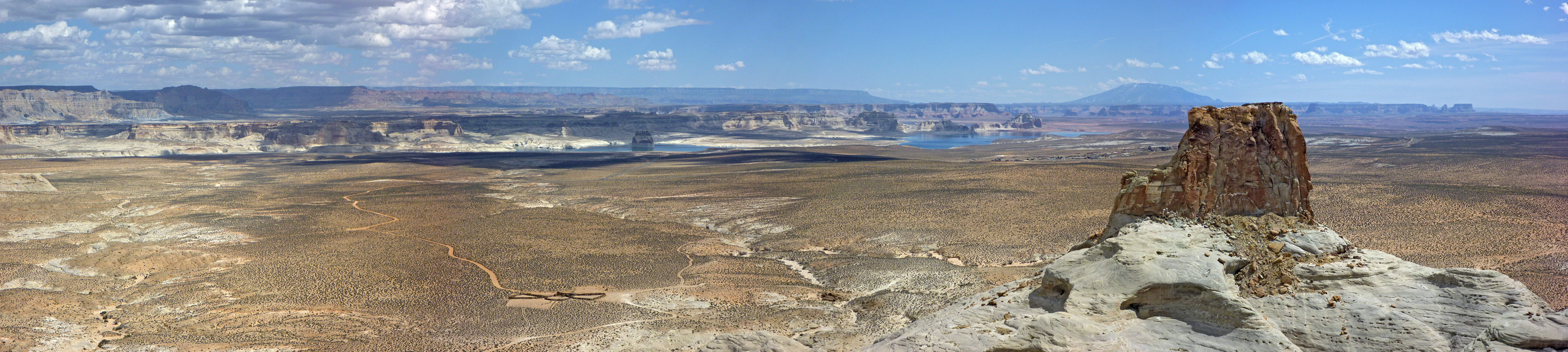 Sandy flats bordering Lake Powell