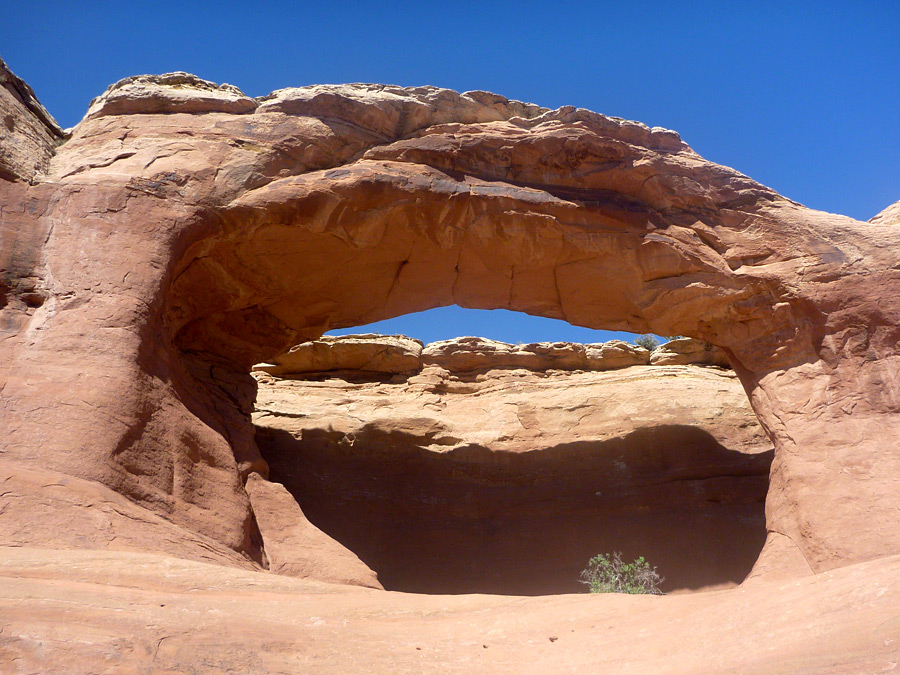 Front view of Tapestry Arch Sand Dune Broken Tapestry and
