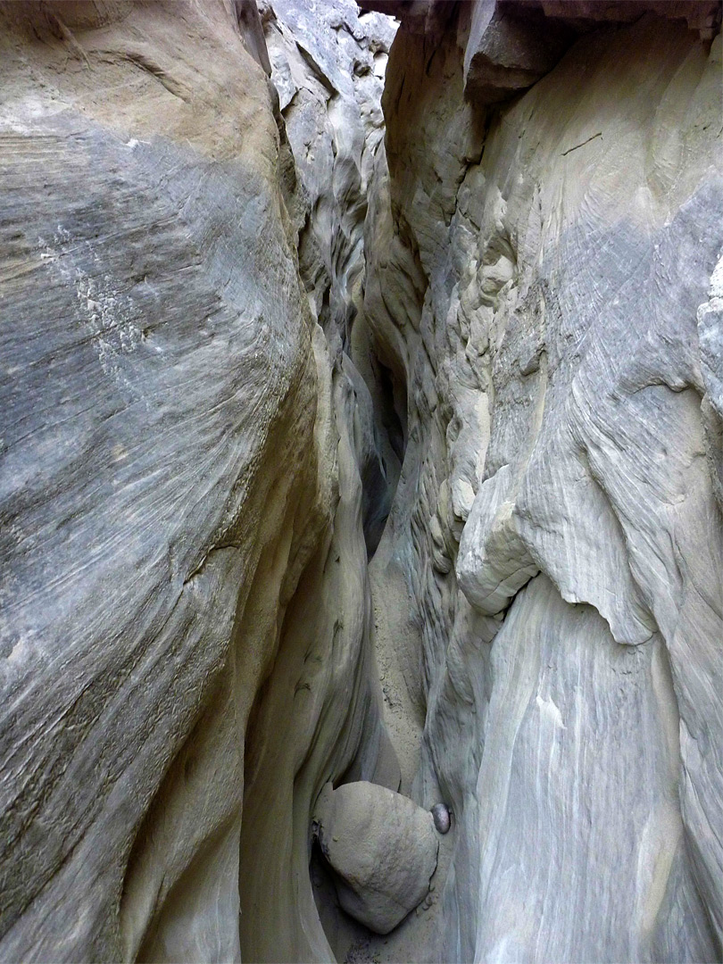 Boulder in a slot