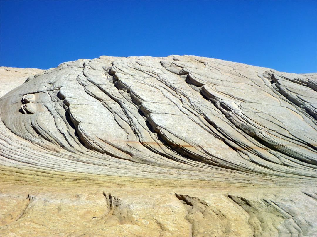 Thin-layered white sandstone