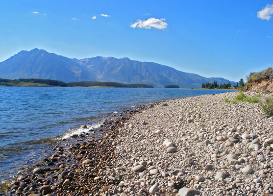 Pebbly beach at Hermitage Point