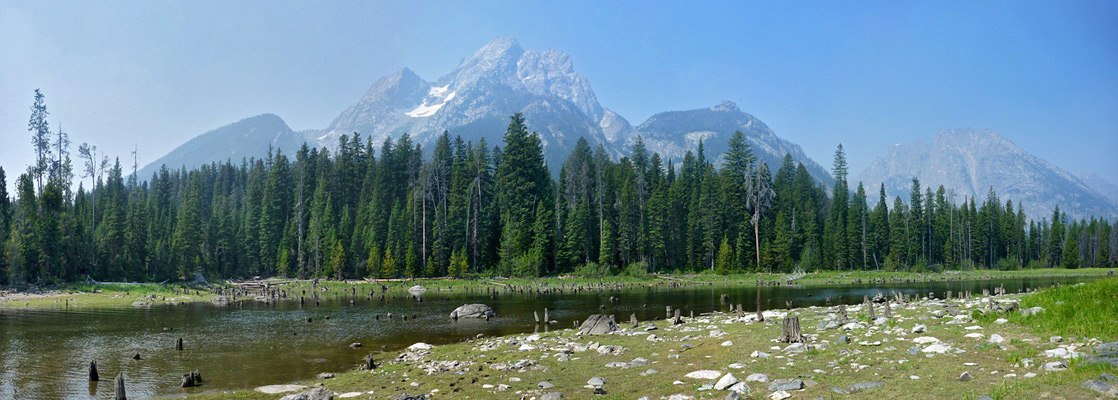 Peaks to the west of Jackson Lake, centered on Mount Moran