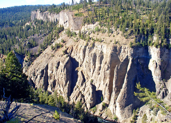 Volcanic cliffs north of Tower Falls - the Narrows