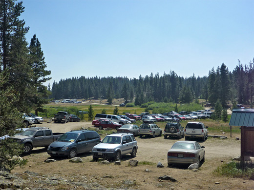 Busy trailhead, Big Sandy Road