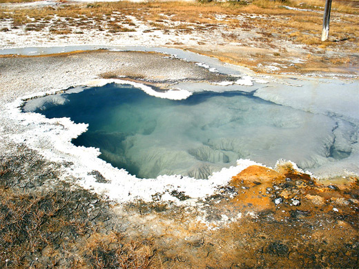 Deep, sintered hot pool