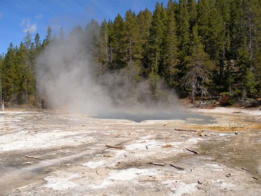 Steam above Solitary Geyser