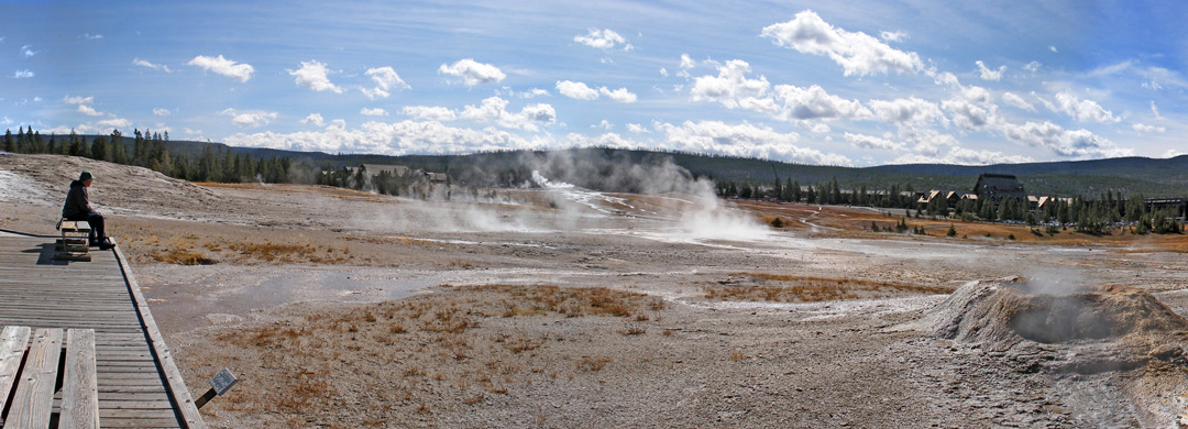 Boardwalk trail past Sponge Geyser