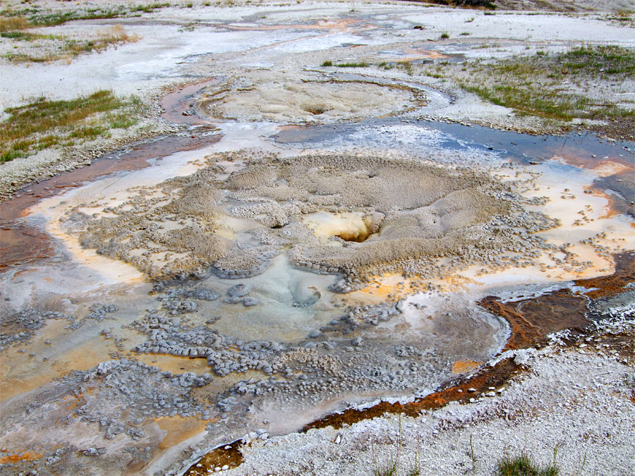 The two vents of Anemone Geyser