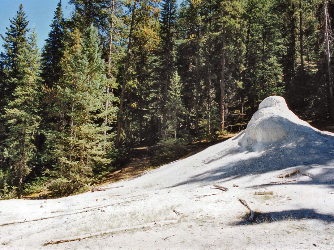 Dormant geyser