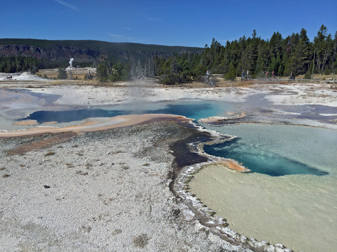 Sinter around Doublet Pool