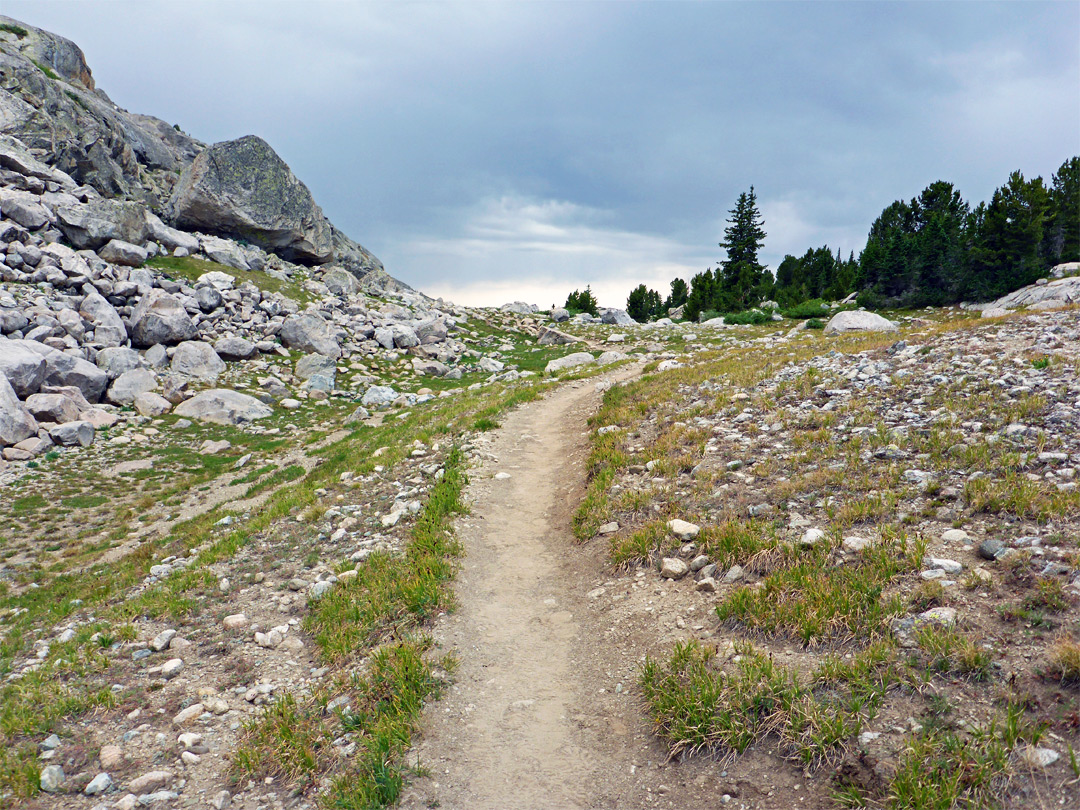 Gently climbing path