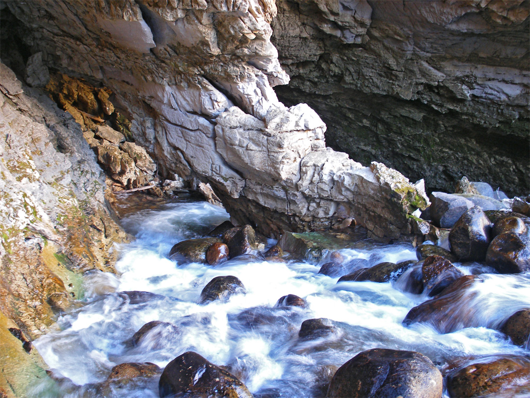 Boulders in the sinks