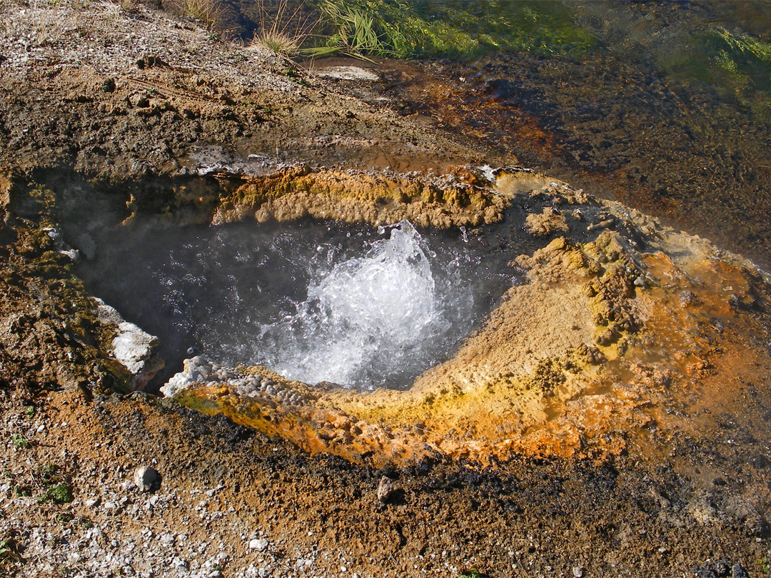 Sulfur-lined spring